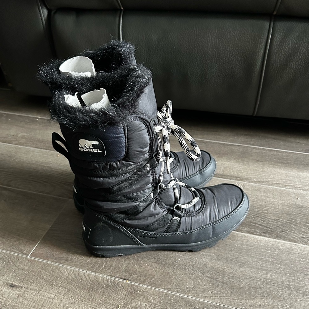 Sorel Women's Black Winter Boots with White Accents